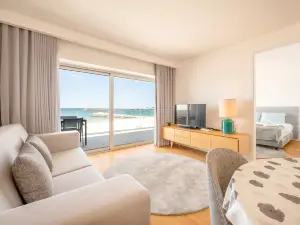 GuestReady - Golden sea view retreat