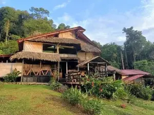 Lodge El Amargal - Reserva Natural, Ecoturismo & Surf