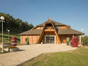 Etno Naselje Vrdnička Kula - Fruške Terme