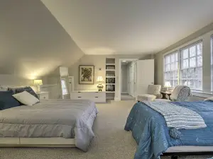 Warm + Peaceful Home w/ Fire Pit on Haw River