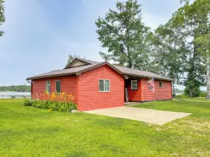 Boat Dock & Launch: Family Cabin on Prairie Lake!