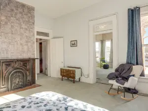 2 Blocks to Ohio River! Historic Victorian Gem