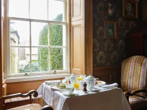 Summer Lodge Country House Hotel
