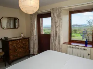 Cnwc Y Bran, Fishguard