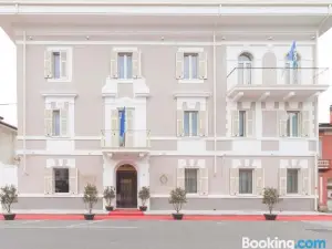 Doride Suites Boutique Hotel