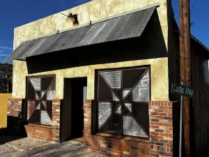 Cactus Alley, Historic Miami, Arizona.