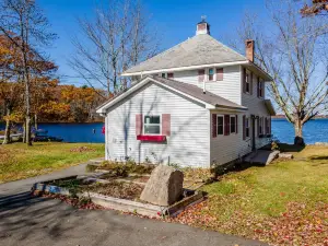 Private Dock and Two Beaches - Exquisite Lakefront Sanctuary