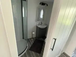The peaceful oasisCharming 3-bedroom house with WiFi, AC in welcoming Carroll