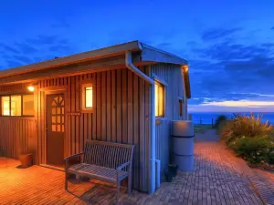 Stanley Hotel & Apartments