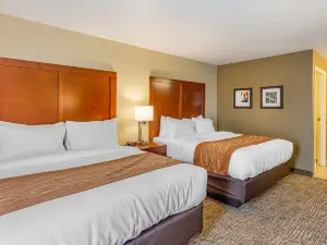 Comfort Inn DeKalb - Adjacent the University