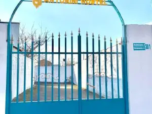 Santorini Hostel