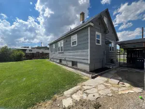 The Cottonwood Cottage - Farmhouse Charm and Comfort.