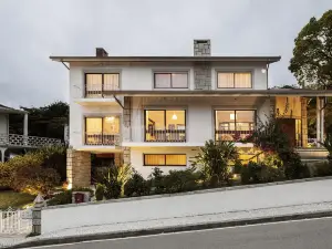 Santiago Family House