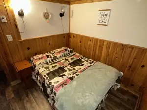 Cozy Cabin near Tippy Dam -Pet Friendly by Janix Escapes