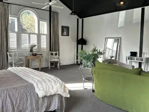 Boutique accomodation in Te Aroha, 3 minutes walk to centre of town