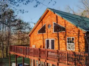 โคซี่ เคบิน พร้อมอ่างน้ำร้อน - ใกล้ทุกอย่างในฮอกกิงฮิลส์