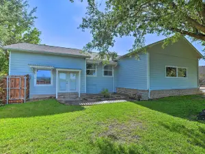 Spacious Granbury Home w/ Lakefront Outdoor Oasis!