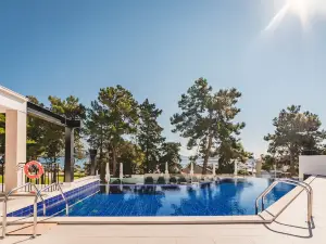 Crowne Plaza BUDVA by IHG