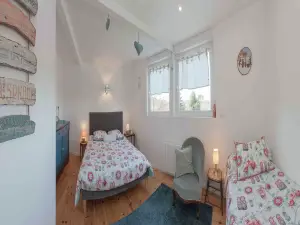 Chalet in Raon-l'Etape near Lake