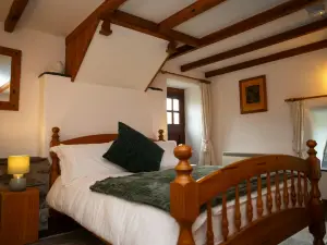 Ty Moch Bach, Fishguard