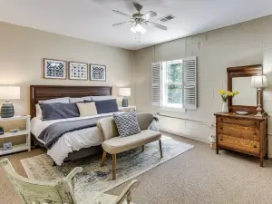 Game Room, Dock & More! Panoramic Lakefront Oasis