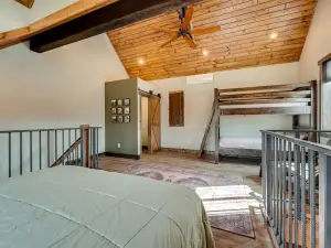 James River Waterfront Ozarks Rental • Kayak, Fish, Relax! • Unit 1