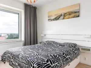 Serene Top-Floor Retreat with Lake Views in Järfälla