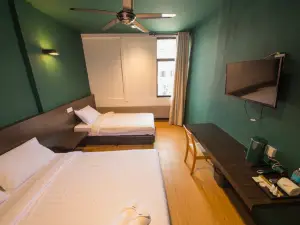 Room V Jalan Jenang by Secoms