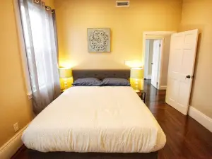 Modern 3BR/ Free Parking Close to Encore- Everett #2