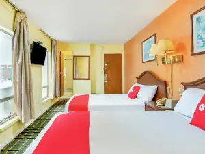 OYO Hotel Downtown Peoria I-74