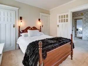 Upstate Affordable Victorian Home - Lots of Space -Long Term Rentals Welcome!