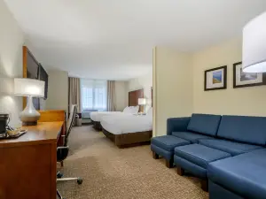 Comfort Suites Johnson Creek Conference Center