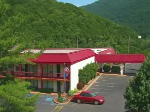 Hotel Red Rose by Townhouse Covington I-64