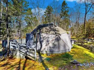 Geodesic Dome w/ Riverfront Deck, Lovely Views, & High-speed Wifi - Dogs Welcome