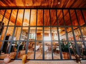 Hotel & Wine Cellar Arge