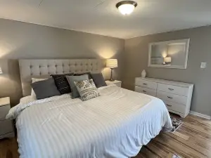 Cozy Lakefront Cottage - Gorgeous Views of Lake Huron!