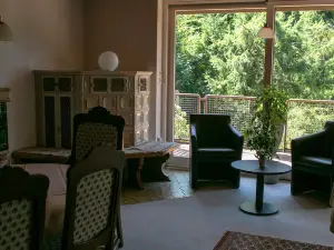 Haus am Wasserfall
