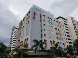Hampton Inn by Hilton Cali