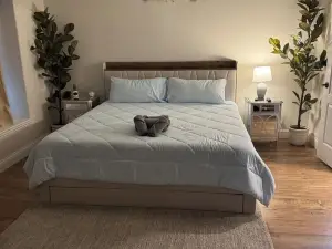 Amazing upgraded masterpiece with a nice gym upstairs, full kitchen, and games!