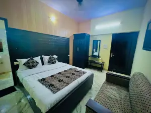 Gaurav Boarding House