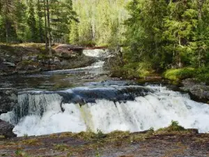 Hytte Anno 1721 Uten Internett, strøm, Vann - Men Med rødmalt Utedo