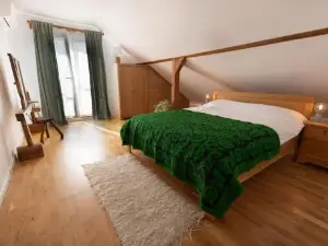 Charming Two Bedrooms Apartment