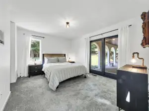 Spacious + beautiful 5-bedroom Mediterranean Villa in Monroe, NY.