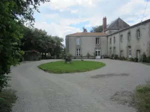 Le Manoir "Aux Douves"