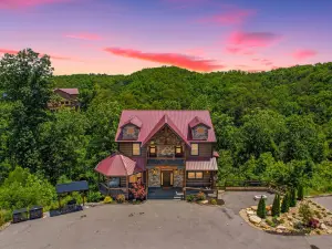 Grand Splash Lodge 6 Bedroom Cabin