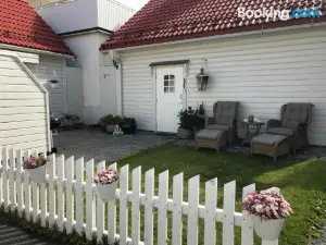 Koselig Landsbyhus I Nordfjord