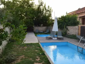 Venetian Cistern Villa