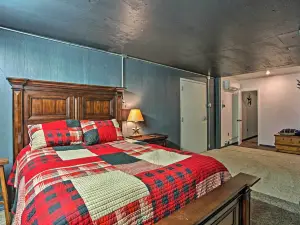 Charming Quitman Cabin < 2 Miles to Lake Fork