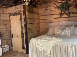 Fern Hollow Treehouse, rustic escape cozy romantic