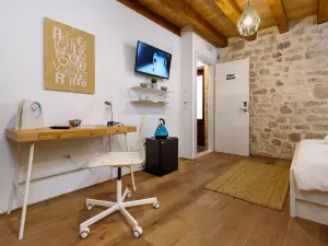 Apartments & Rooms Tiramola - Old Town